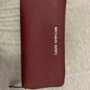 Michael Kors wallet with zip